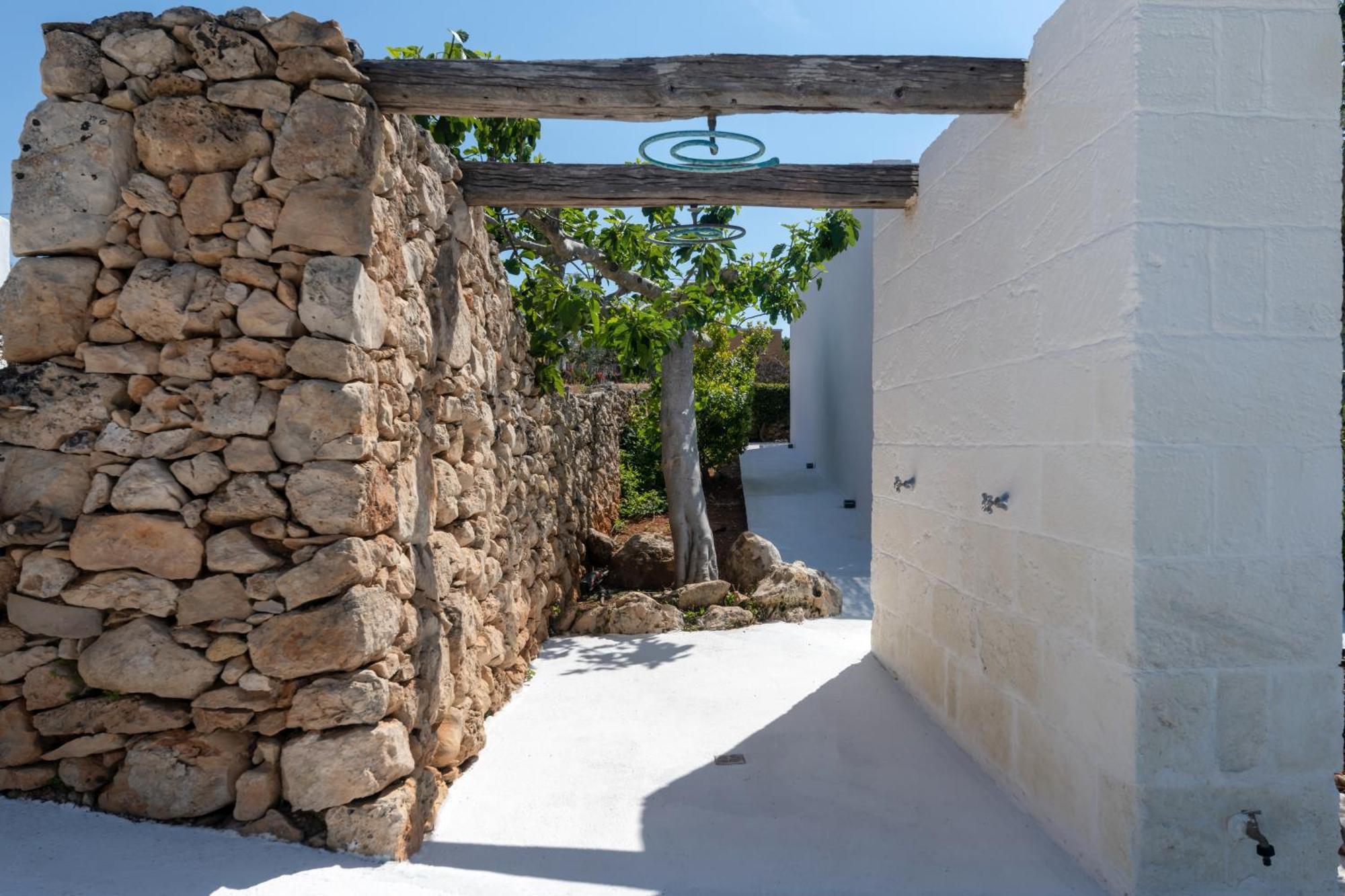 Masseria Samenti Torre Suda Esterno foto